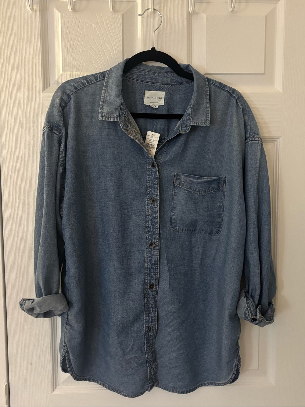 American Eagle Outfitters Denim Button-Down in Light Blue